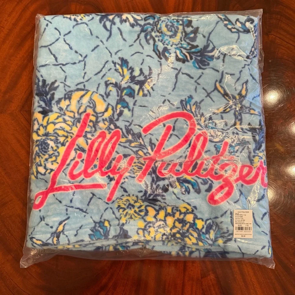 NWT Lilly Pulitzer Bellevue Blue Breakers Beach Towel